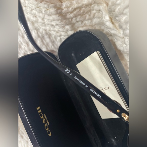 Coach squared Sunglasses - Picture 2 of 4